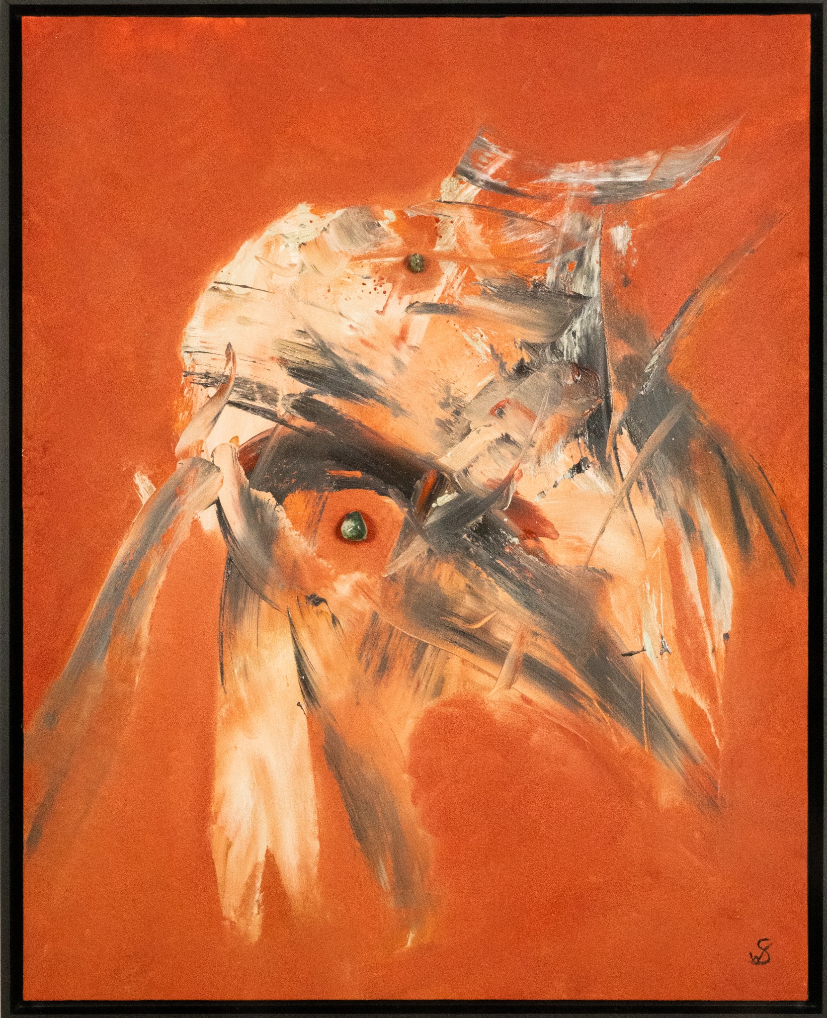 Schilderij Maki uit For Nout, met een oranje achtergrond, lichte en donkere expressieve verfstreken, groene accenten en een zwarte lijst.